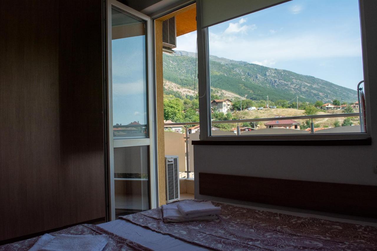 Central Apartment Mountain View Карлово Екстериор снимка